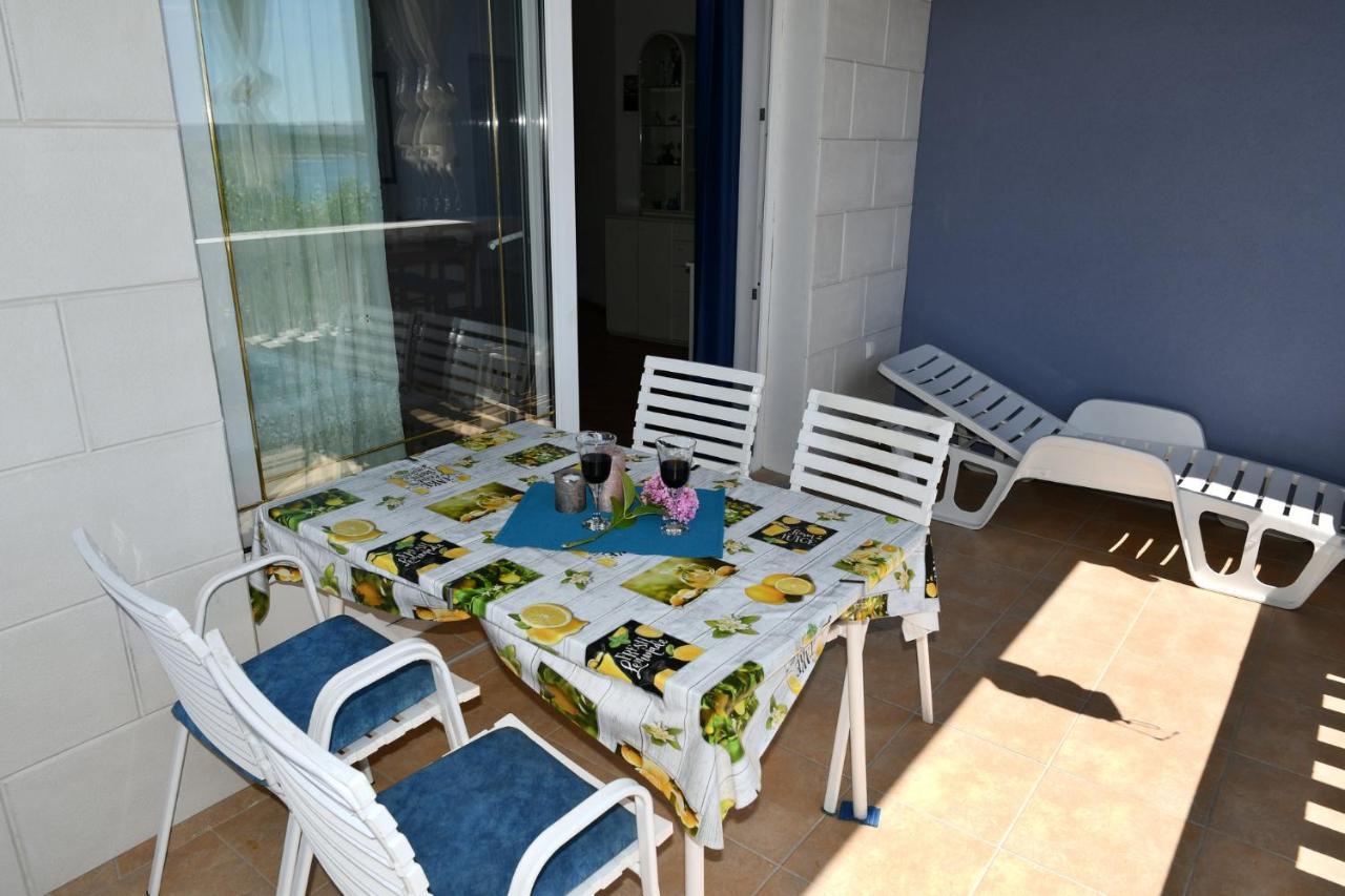 Apartments Novotny Banjol Екстер'єр фото