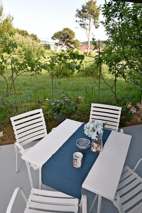 Apartments Novotny Banjol Екстер'єр фото
