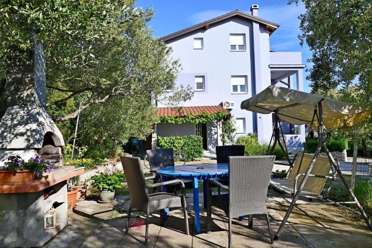 Apartments Novotny Banjol Екстер'єр фото