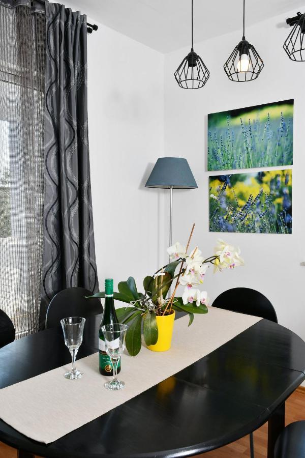 Apartments Novotny Banjol Екстер'єр фото