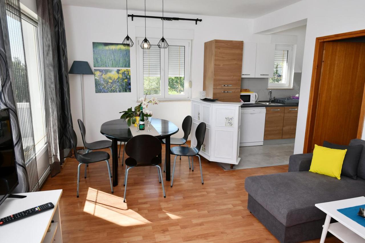 Apartments Novotny Banjol Екстер'єр фото