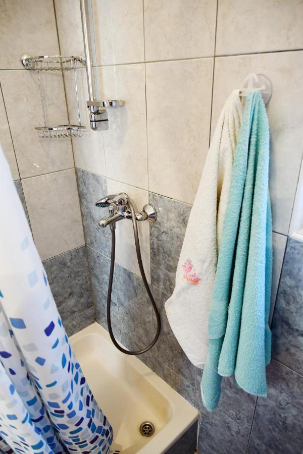 Apartments Novotny Banjol Екстер'єр фото
