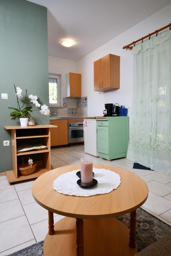 Apartments Novotny Banjol Екстер'єр фото