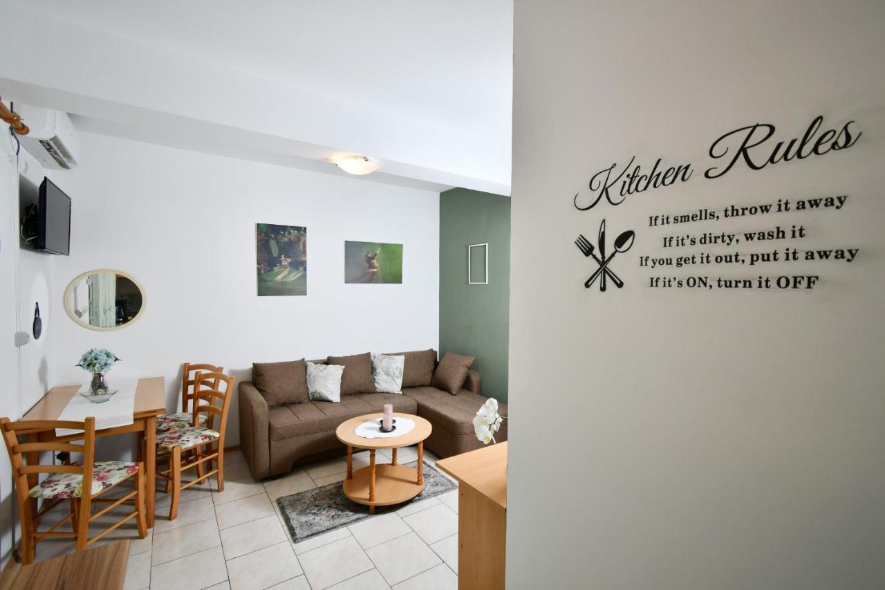 Apartments Novotny Banjol Екстер'єр фото